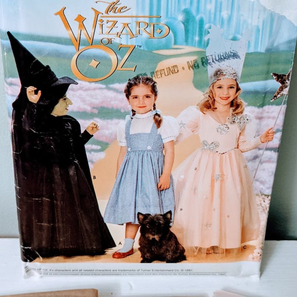 Vintage 1997 Issue Wizard of Oz Uncut Factory Fold